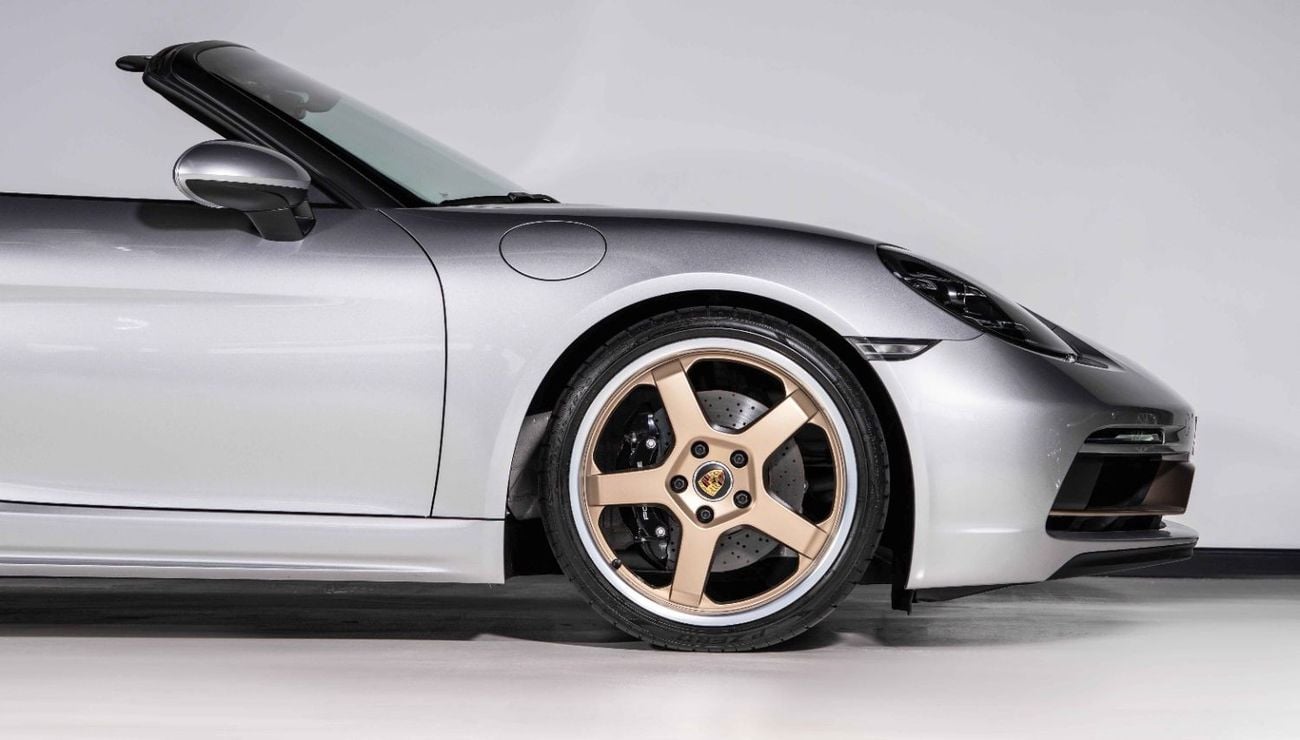 Porsche 718 Boxster 2022-PORSCHE BOXSTER-25 YEARS ANNIVERSARY EDITION-GCC-SPECIAL CAR-AL NABOODA WARRANTY TILL 2026