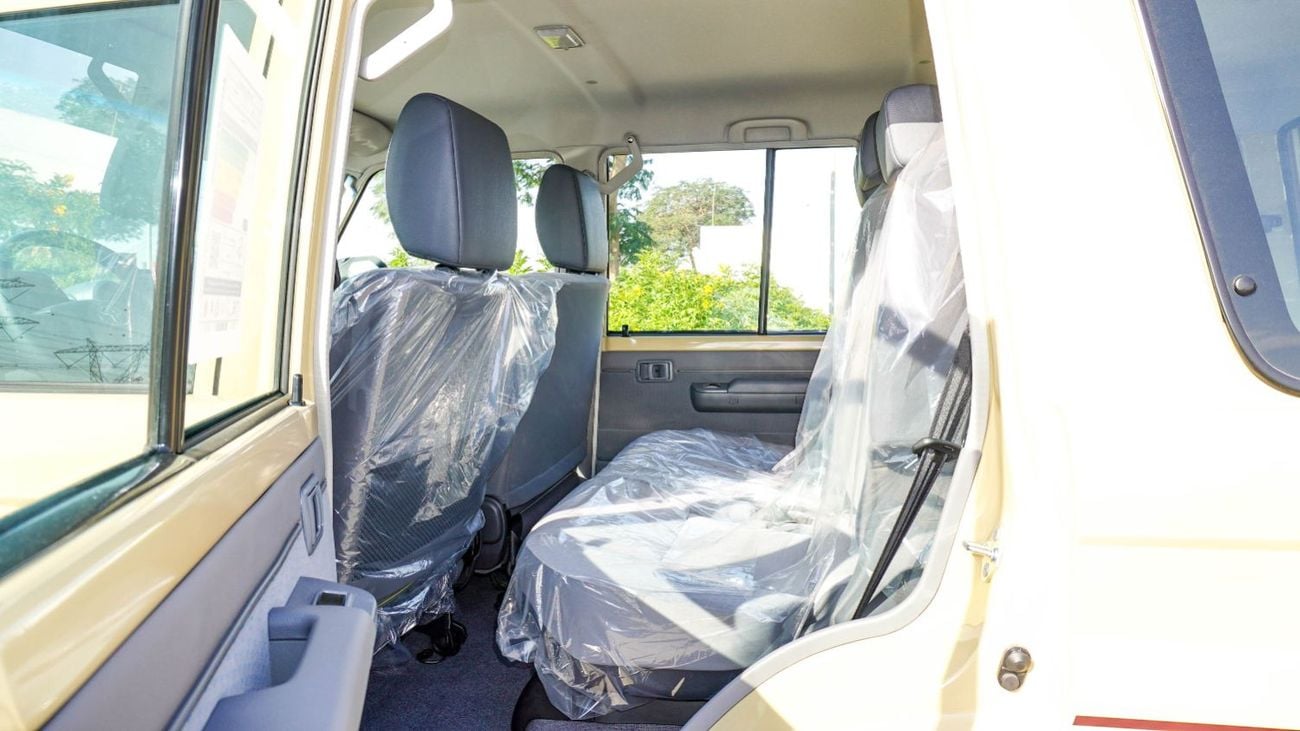تويوتا لاند كروزر 70 ECT0062 - Toyota Land Cruiser Hardtop 5 Doors - 4.0L Petrol Manual - Beige - LX