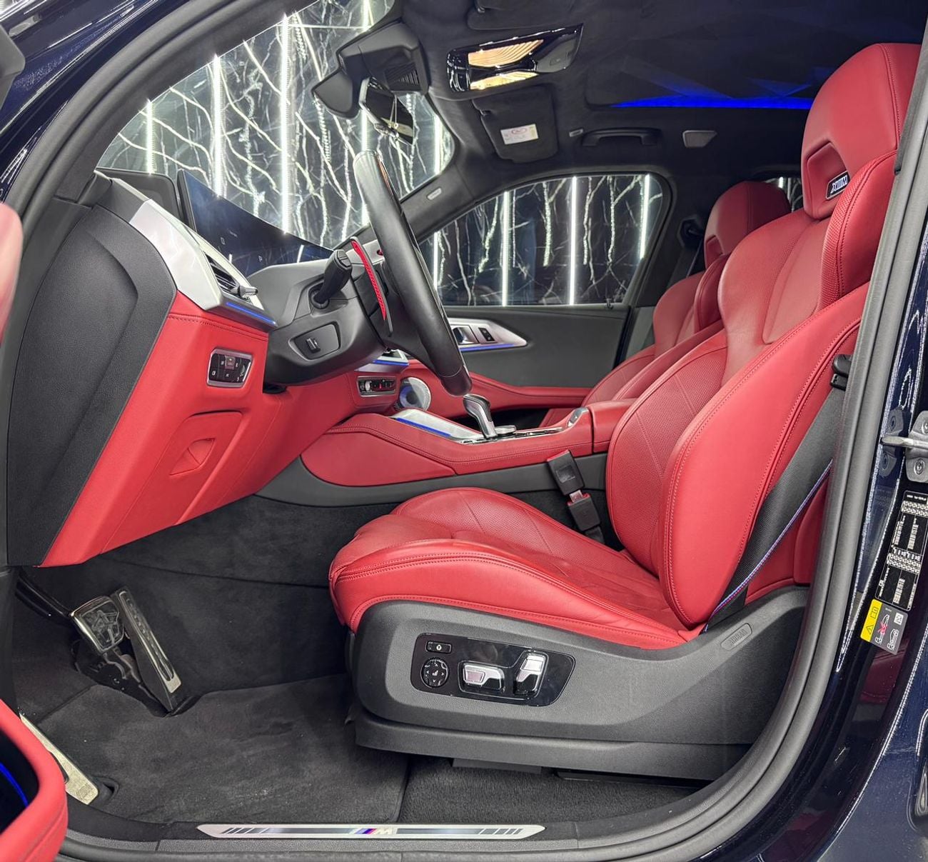 بي أم دبليو XM 4.4L, Twin Turbo V8 +Electric motor,653Hp,8-Speed Automatic ,AWD