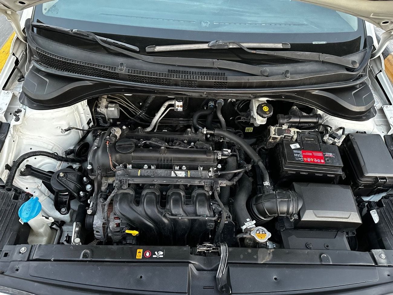 Hyundai Accent GL Hyundai Accent | 2021   4-cylinder — 1.6 engine  4-cylinder — 1.6 engine  Mileage: 85,000 km  New sh