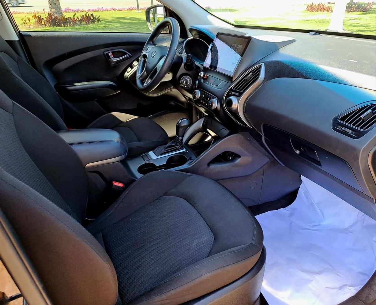 Hyundai Tucson GL 2.0L 1,725-MONTHLY FOR 1 YEAR ONLY | HYUNDAI TUCSON 2015 2.0L GCC | CRUISE CONTROL I GPS I ACCIDE