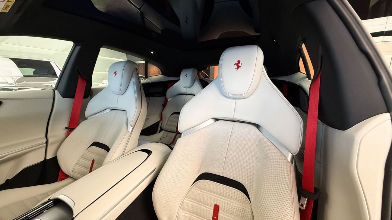 Ferrari Purosangue Ferrari Purosangue 2025 – V12 - China Blue