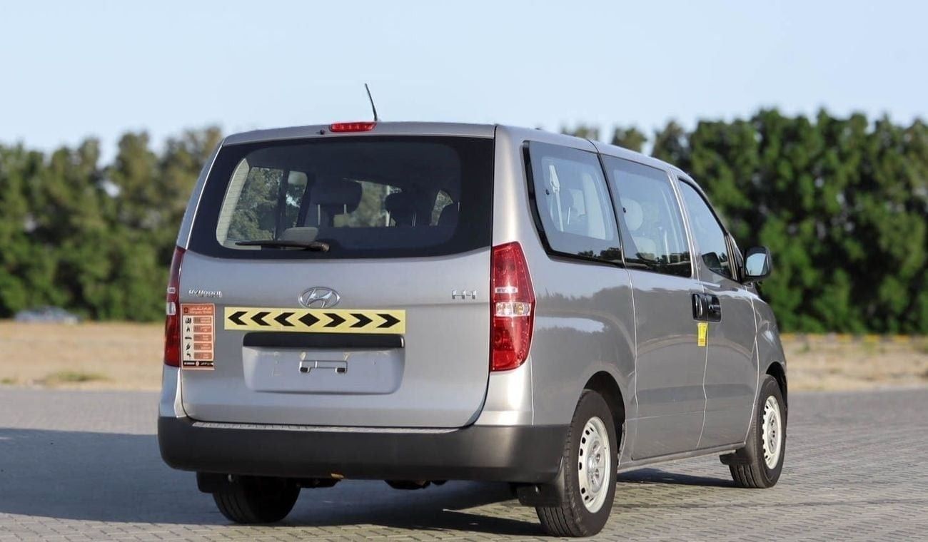 Hyundai H-1 Hyundai H1 2.4L 2020 GCC accident free in excellent condition 1406 P.M