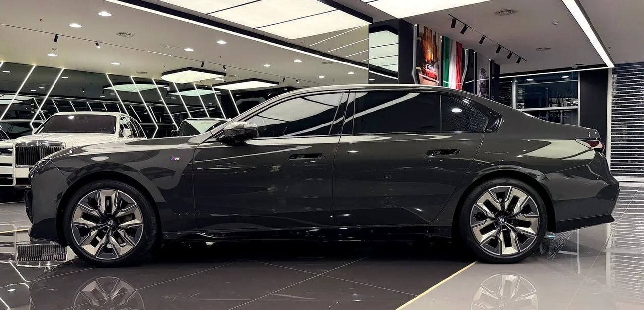 BMW 740i 740i M Sport GCC Specs - Like New!