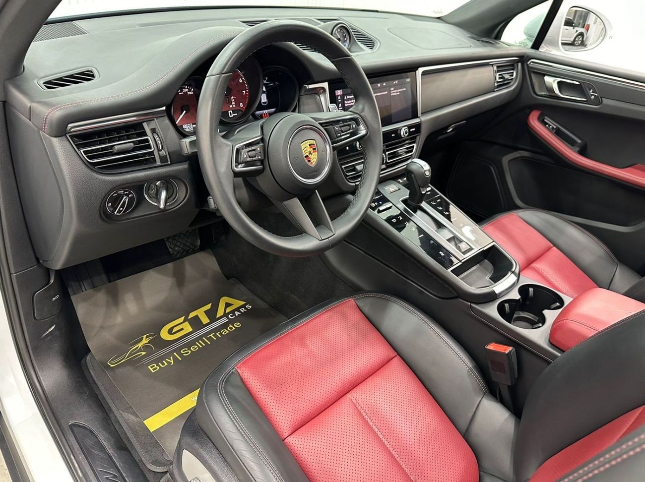 Porsche Macan Std 2022 Porsche Macan, August 2025 Porsche Warranty, Full Porsche Service History, Low Kms, GCC