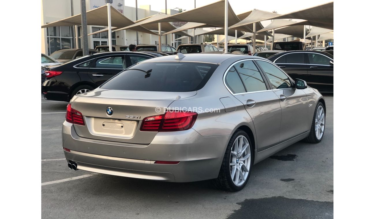 بي أم دبليو 530i موديل 2012 خليجي فل مواصفات كراسي جلد ومثبت سرعه وتحكم كهربي كامل ونظام صوت ممتاز وكاميرا خلفيه ومدخ
