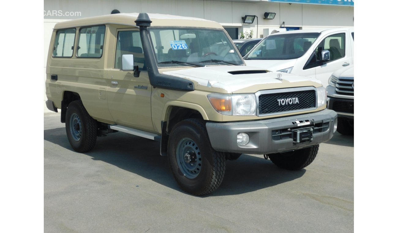 Toyota Land Cruiser Hard Top 78 4.5L Diesel V8 M/T - 4WD – ABS-3 Door -Winch,Diff.Lock