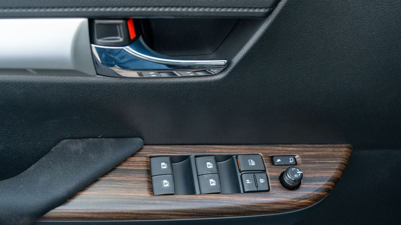 Toyota Hilux 2025 Toyota Hilux DC 2.7L Petrol AT (Black)