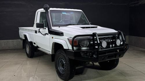 Toyota Land Cruiser Pick Up LAND CRUISER PICKUP ,MODEL YEAR 2020 ,DIESEL 4.5 LITER ,RIGHT HAND DRIVE