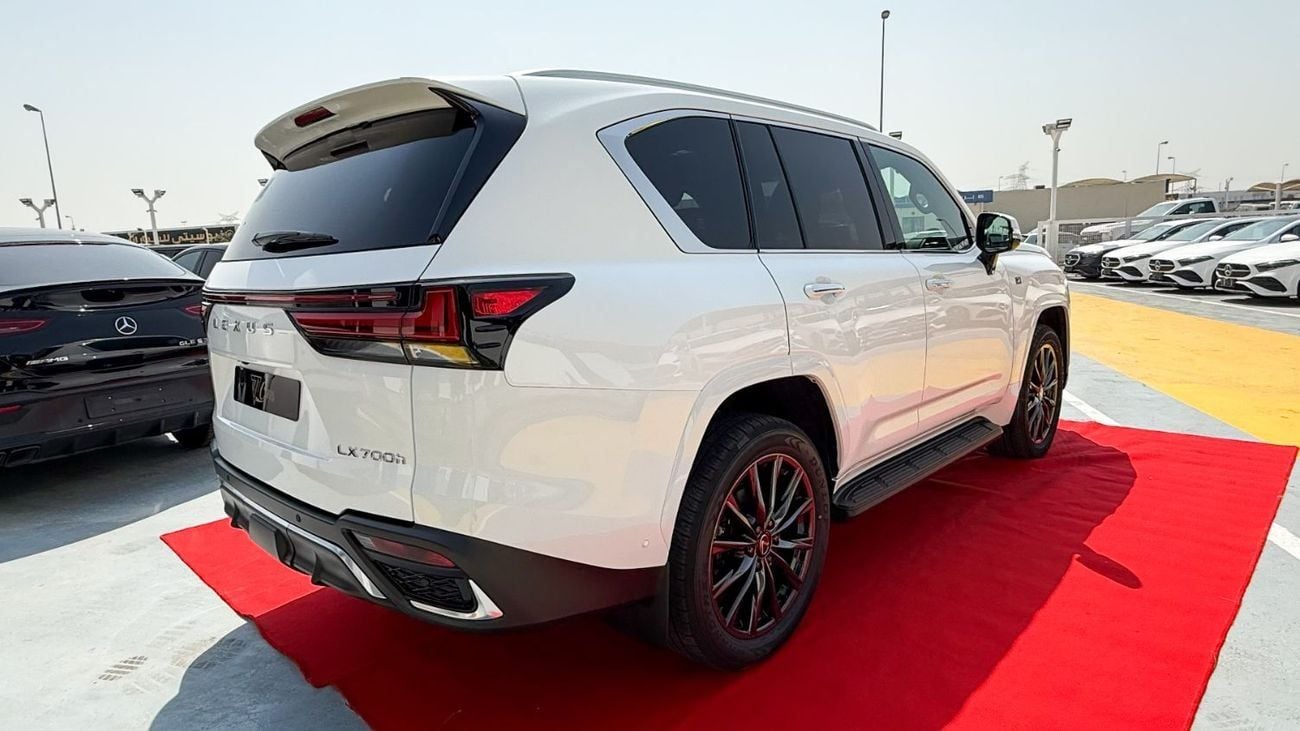 لكزس LX 700h F Sport