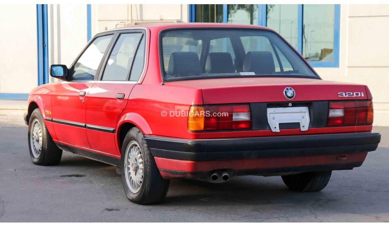 بي أم دبليو 320 i