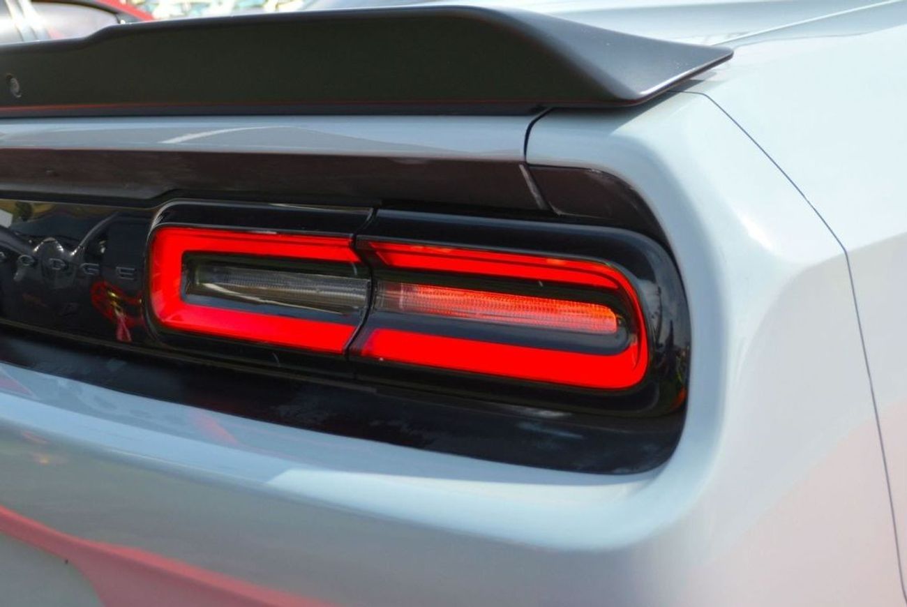 Dodge Challenger SXT Plus 3.6L THE MOST BEAUTIFUL COLOR/ FULL OPTION- SUN ROOF -ORGINAL AIR BAGS