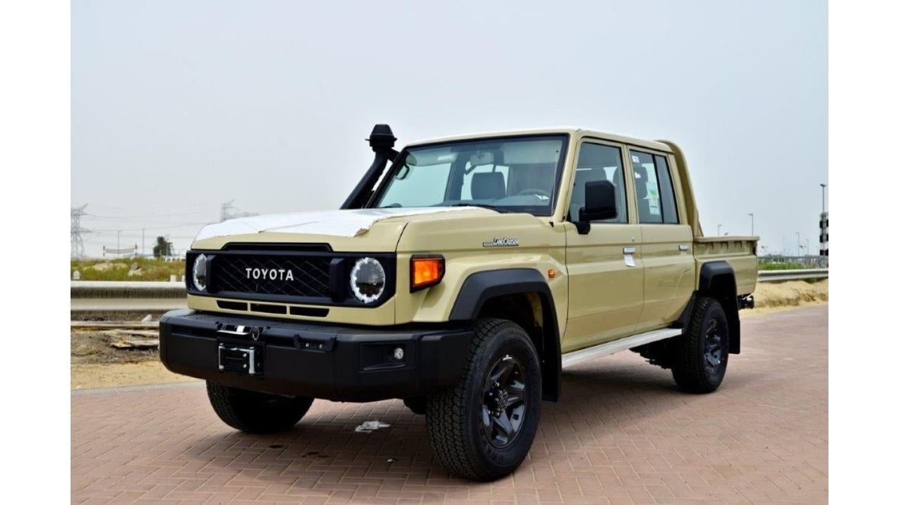 تويوتا لاند كروزر بيك آب Double Cab V8 4.5L Diesel MT with Front / Rear Diff Lock, Black Wheels, Winch