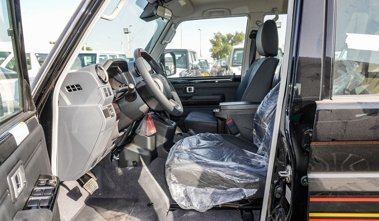 تويوتا لاند كروزر 70 LX 4.0L V6 A/T