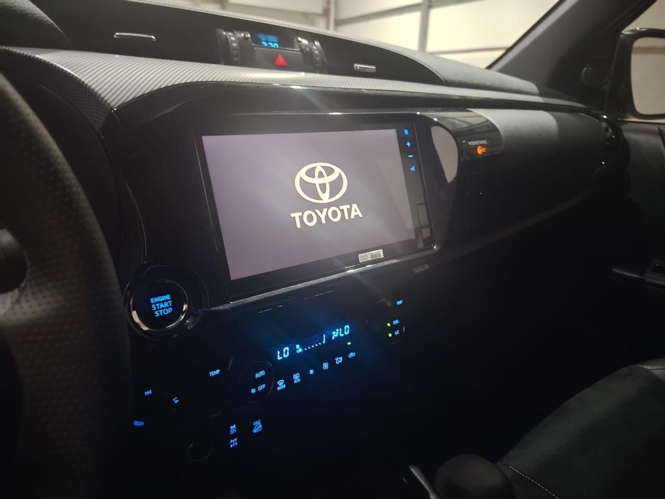 تويوتا هيلوكس GR Sport 2.8L