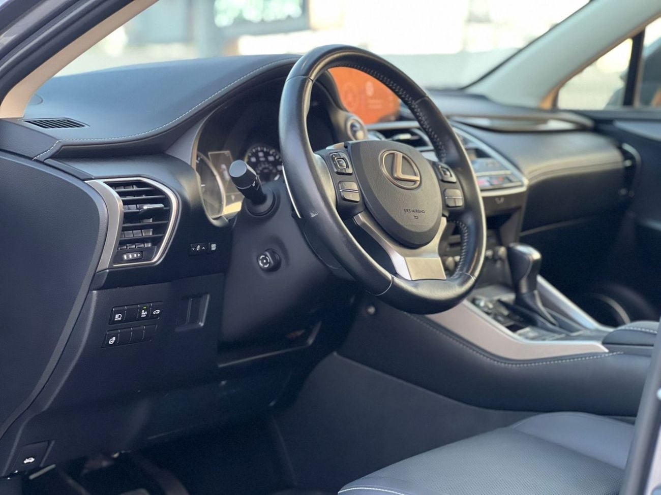 لكزس NX 300 2019 Lexus NX 300h Hybrid  Full Option - 2.5L V4 - Rear Camera & Sensor - Sunroof - Leather Seat