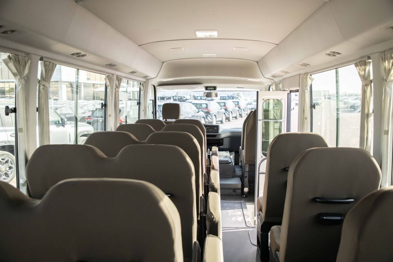 تويوتا كوستر 30 Seater 4.0L - White Inside Grey | Export Only