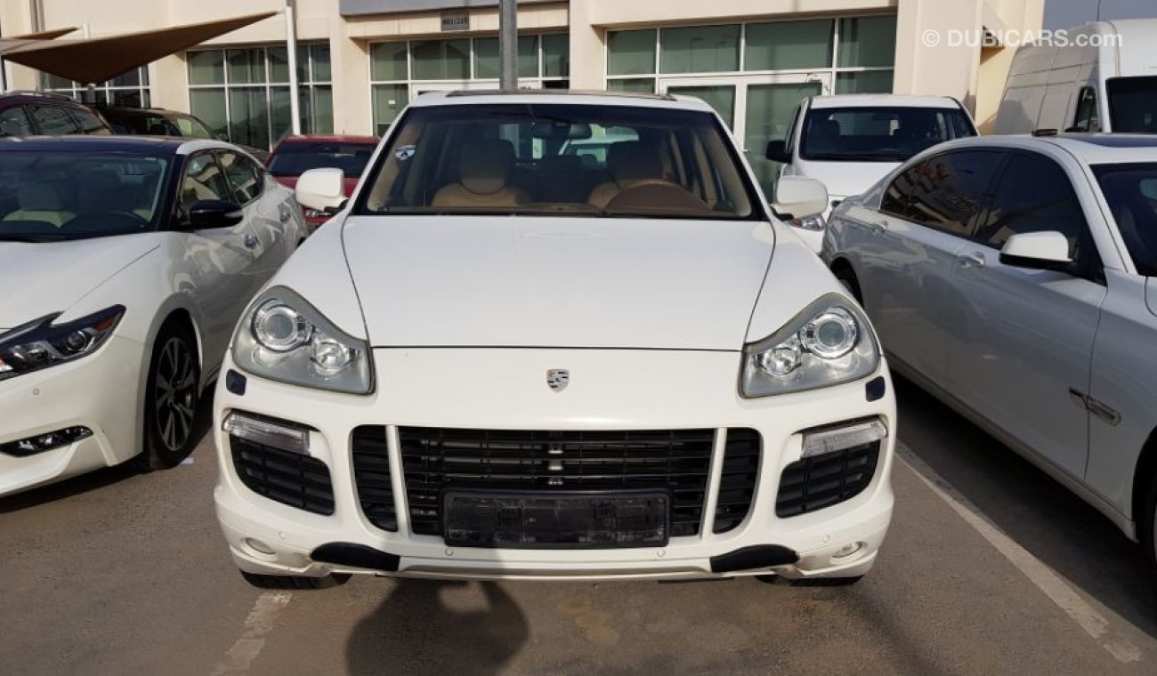 Porsche Cayenne GTS 2009 Gulf specs Full options panorama roof