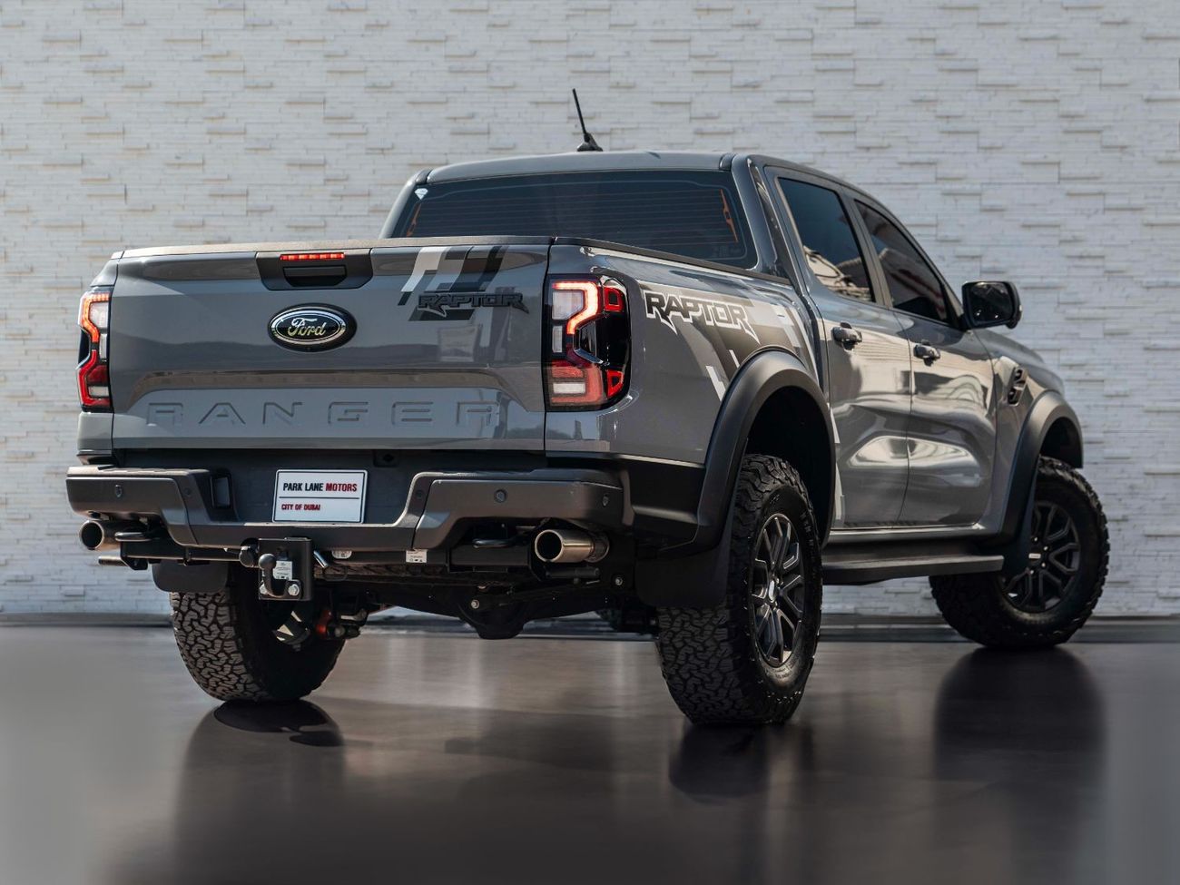 Ford Ranger Raptor AED 3,932 PM • RANGER RAPTOR • ONLY 4,000 KMS • FORD WARRANTY AND SERVICE CONTRACT UNTILL 2029