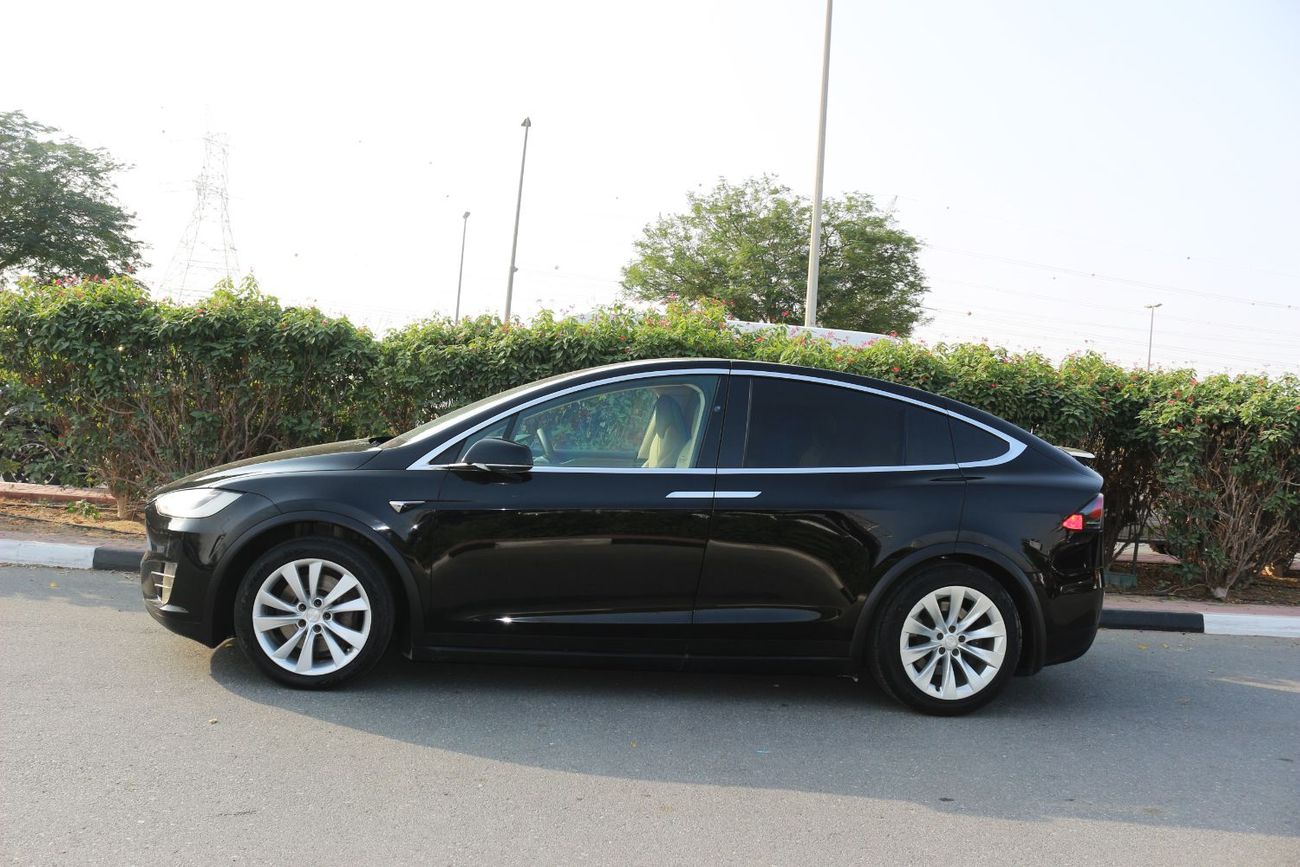 Tesla Model X Long Range (AWD) TESLA MODEL X 90D 2017  GULF SPACE   FALCON DOOR