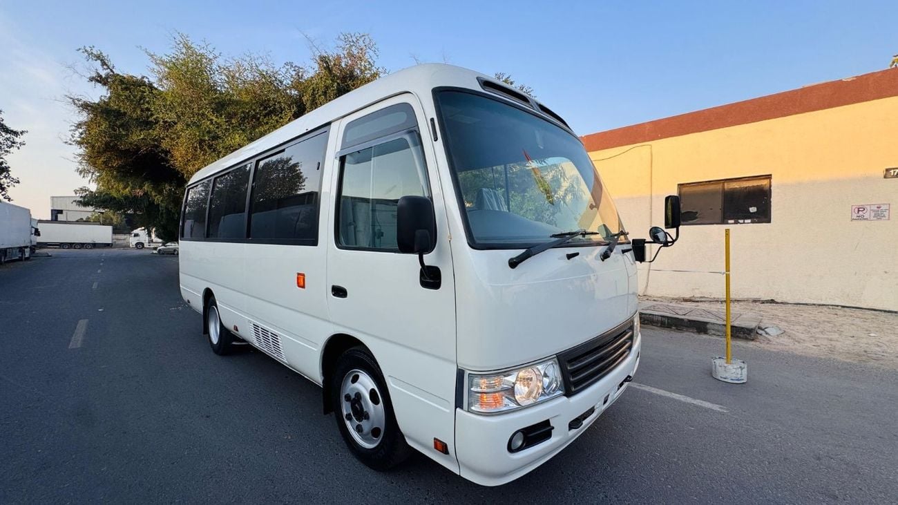 Toyota Coaster 26 SEATERS BUS | RHD | AUTOMATIC TRANSMISSION | 2014 | 4.0L DIESEL ENGINE | AIR CONDITIONER | NEAT A