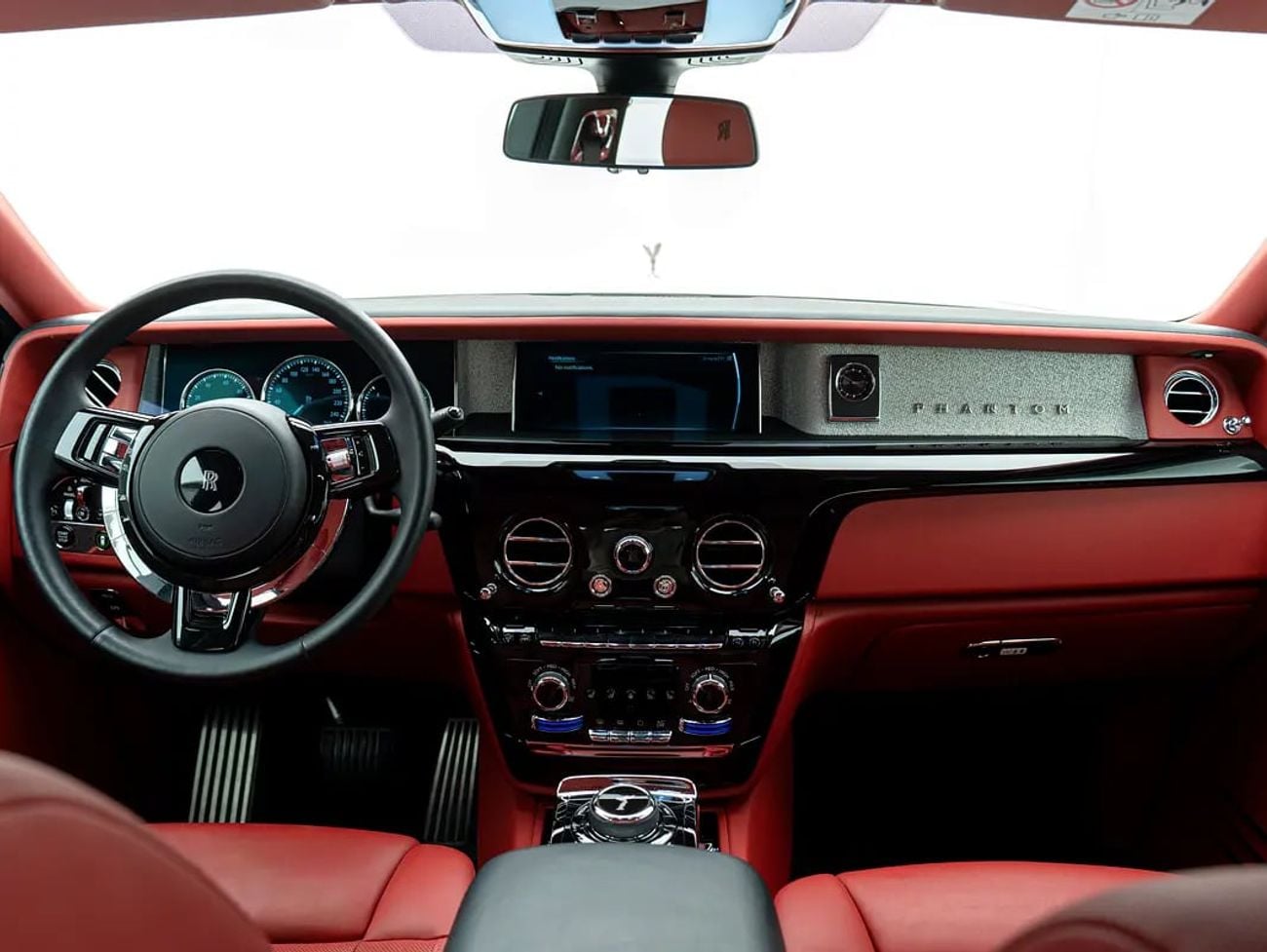رولز رويس فانتوم GCC Spec | Bespoke Red Interior I SWB