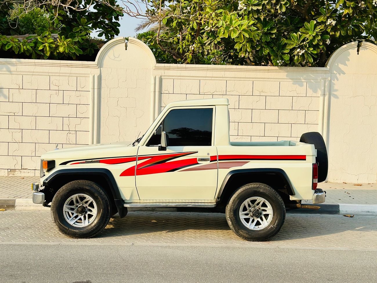 Toyota Land Cruiser Pickup 70 LC 70