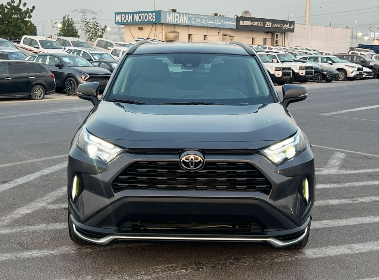 Toyota RAV4 2025 Toyota RAV4 XLE Full Option - 2.5L V6 - Rear CAM - Low Mileage - Radar System -