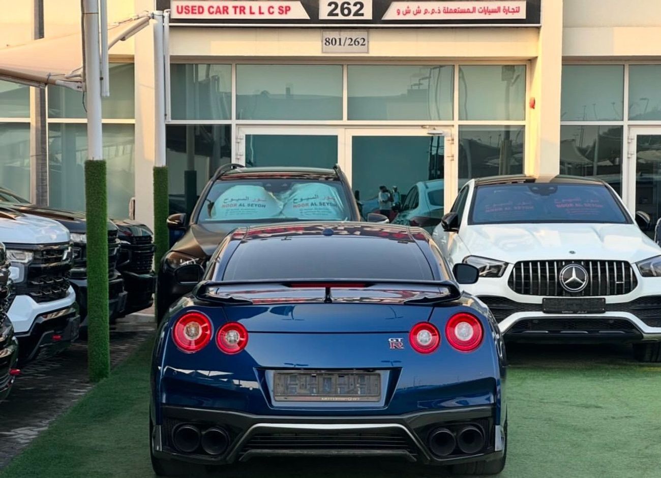 Nissan GTR Std 3.8L (565 HP) NISSAN GTR 2017 perfect condition Full option Full carbon fiber