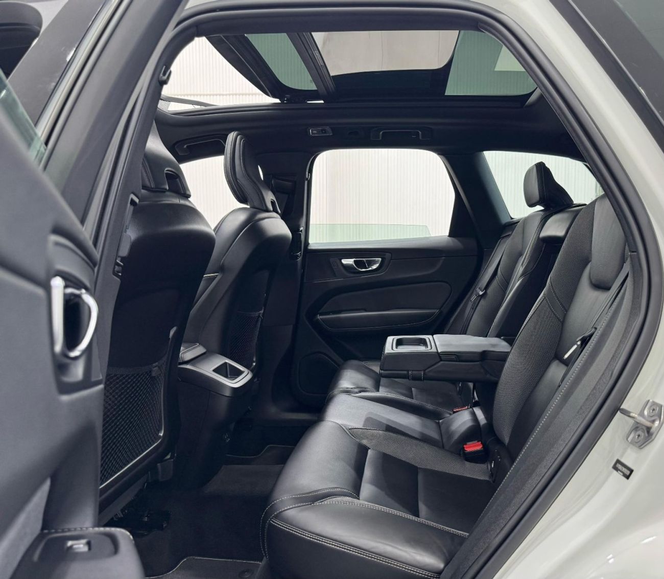 Volvo XC60 T5 R Design 2.0L 2021 Volvo XC60 T5 R-Design AWD, Warranty, Full Volvo Service History, Excellent Co