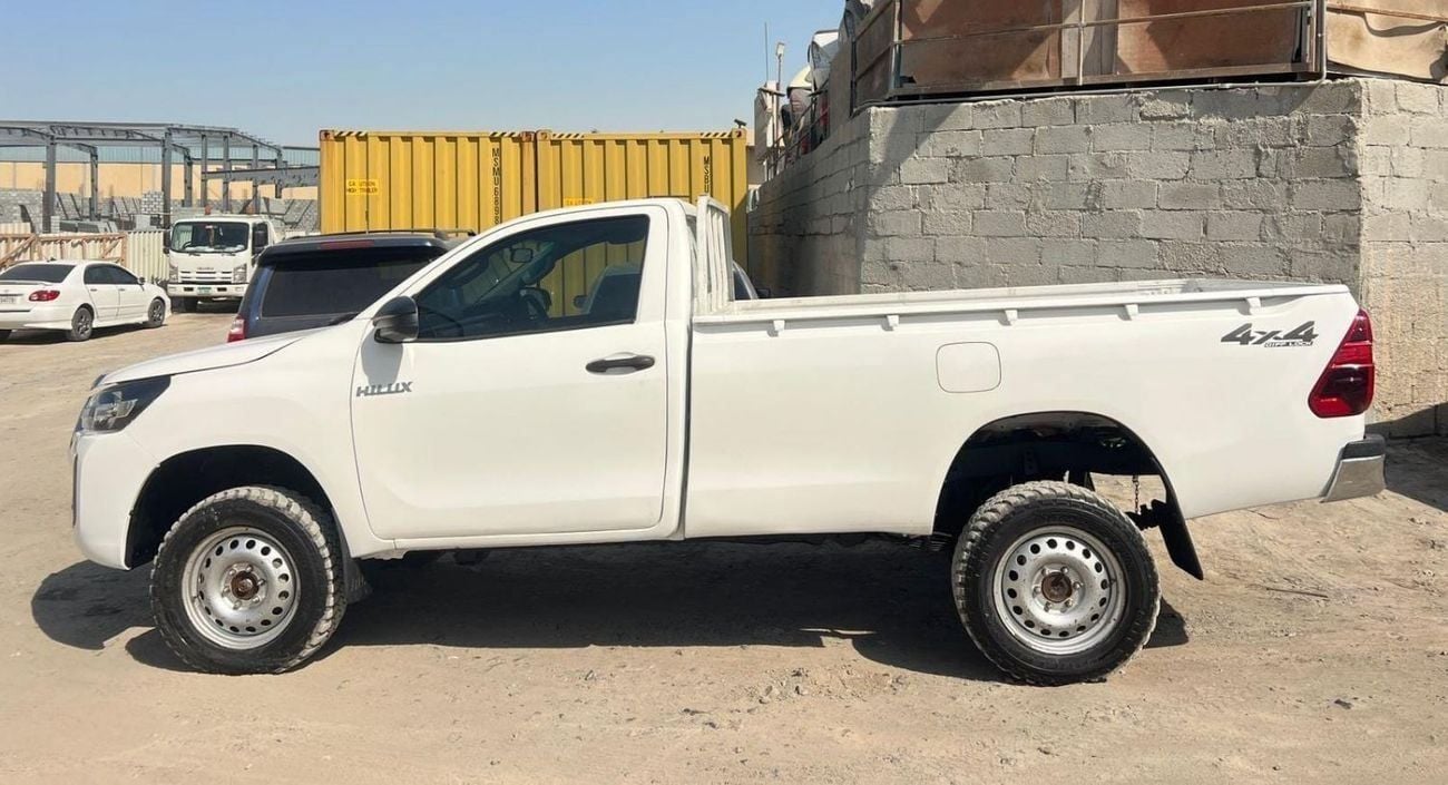 Toyota Hilux diesel ,2.8 liter ,right hand drive ,single cabin ,4wd ,2017 ,only for export available