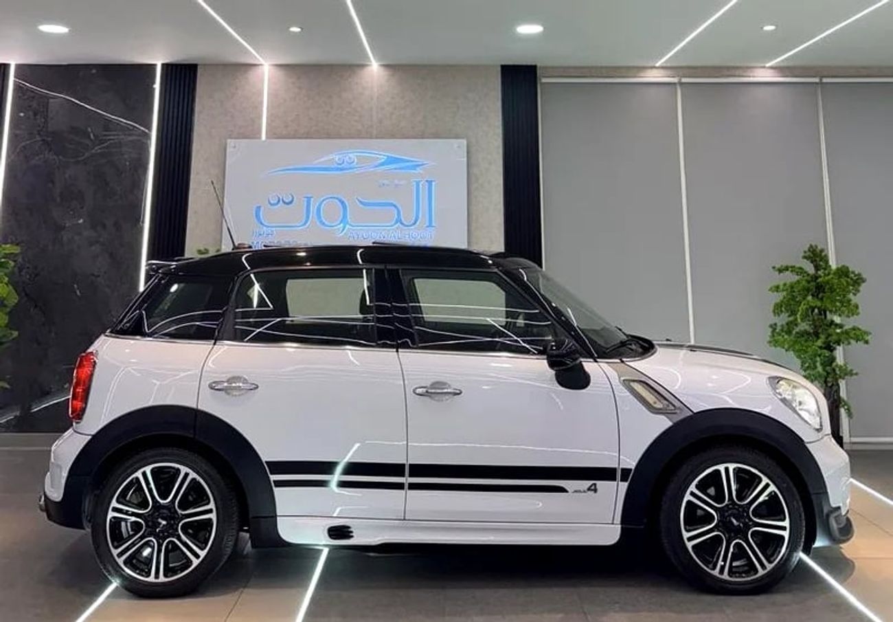 Mini Countryman John Cooper Works 1.6L UNIQUE JOINS COOPER WORKS || ACCIDENT FREE || GCC || PANORAMIC ROOF