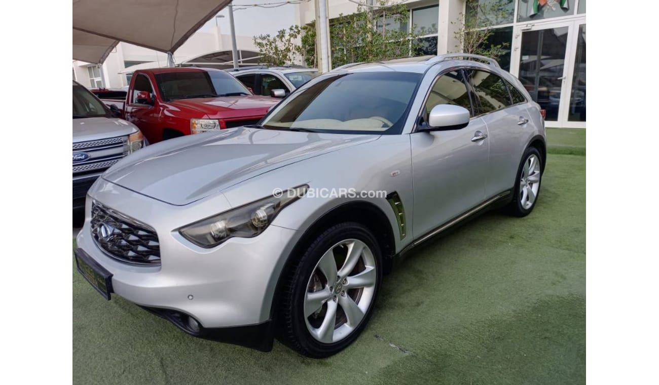 إنفينيتي FX50 موديل 2009 خليجى صبغ وكالة رقم واحد فتحة جلد مثبت حساسات رنجات مثبت كاميرا لاتحتاج الى أى مصاريف