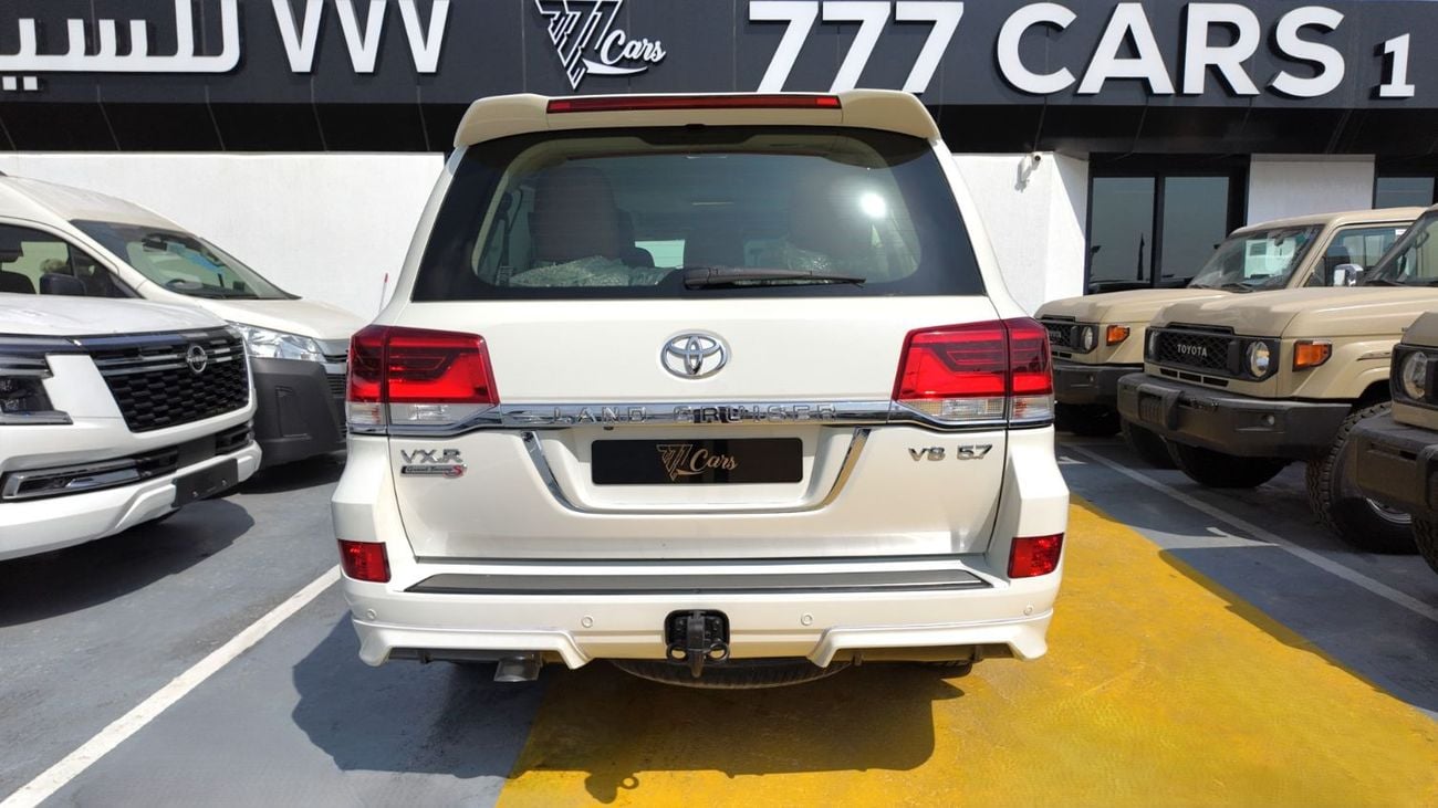 Toyota Land Cruiser VXR 5.7L 4WD TOYOTA LAND CRUISER VXR GRAND TOURING S 5.7L 4WD
