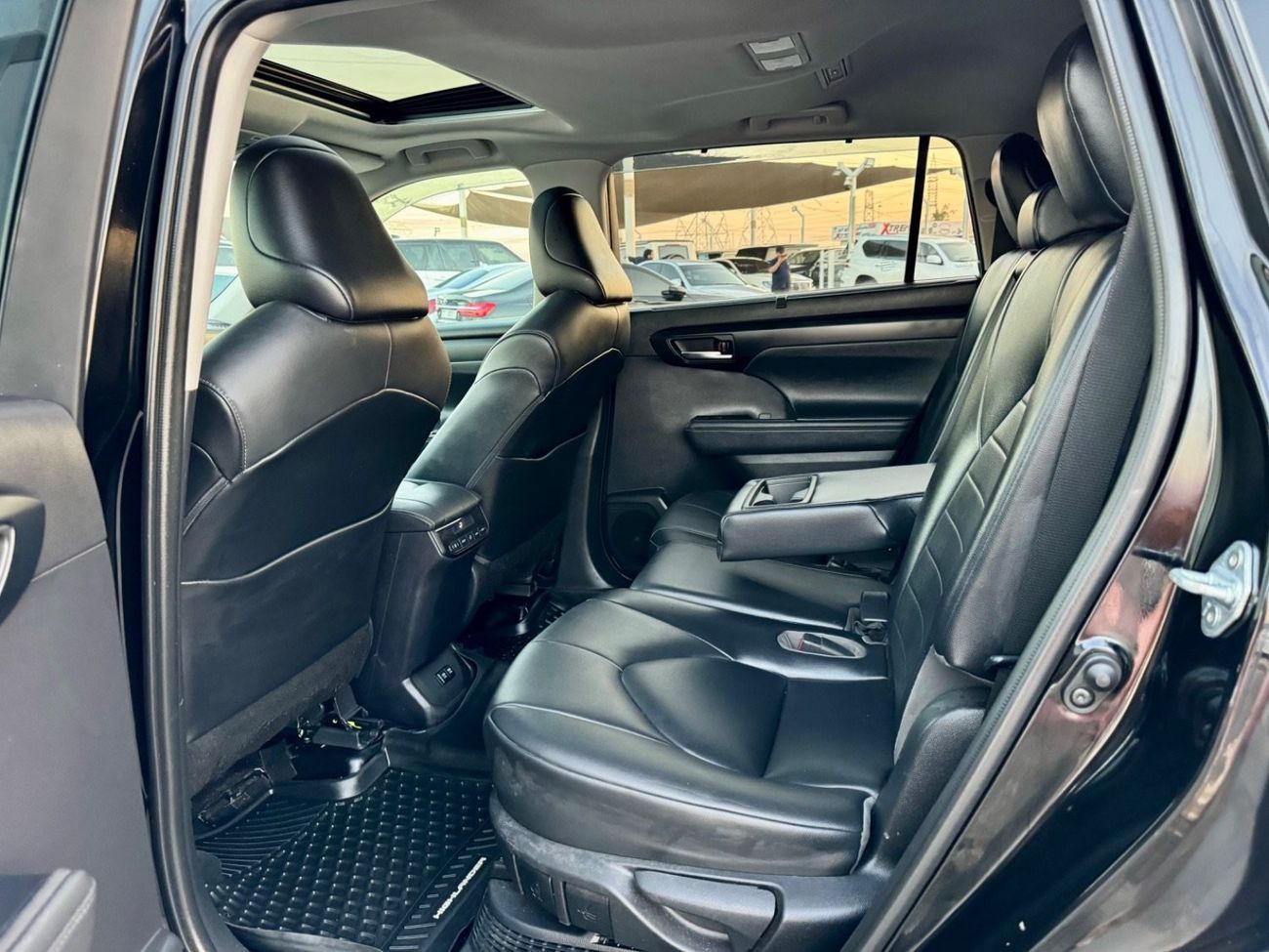 Toyota Highlander LTD HEV 2.5L 2021 LTD HYBRID ENGINE 2.5L CLEAN TITLE CANADA SPEC