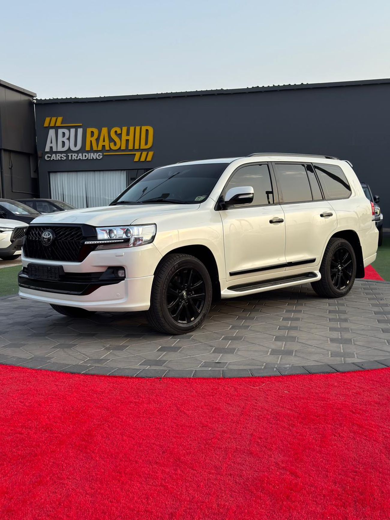 تويوتا لاند كروزر VXR 5.7L 4WD