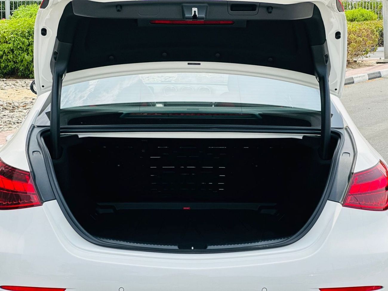 Mercedes-Benz C 200 MERCEDES C200L 2025 V4 1.5L TURBO