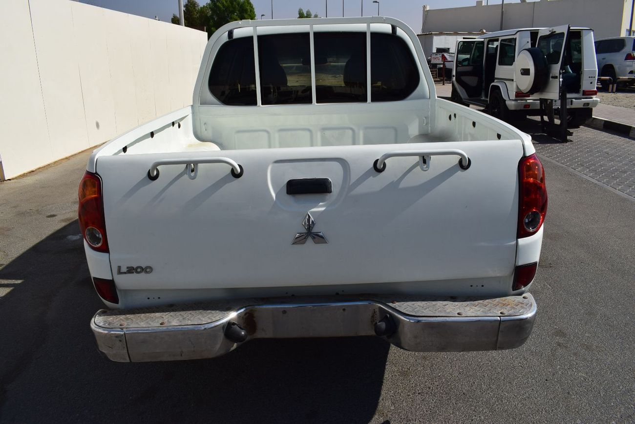 Mitsubishi L200 Mitsubishi L200 Std 2.4L Double Cab Utility, model:2012