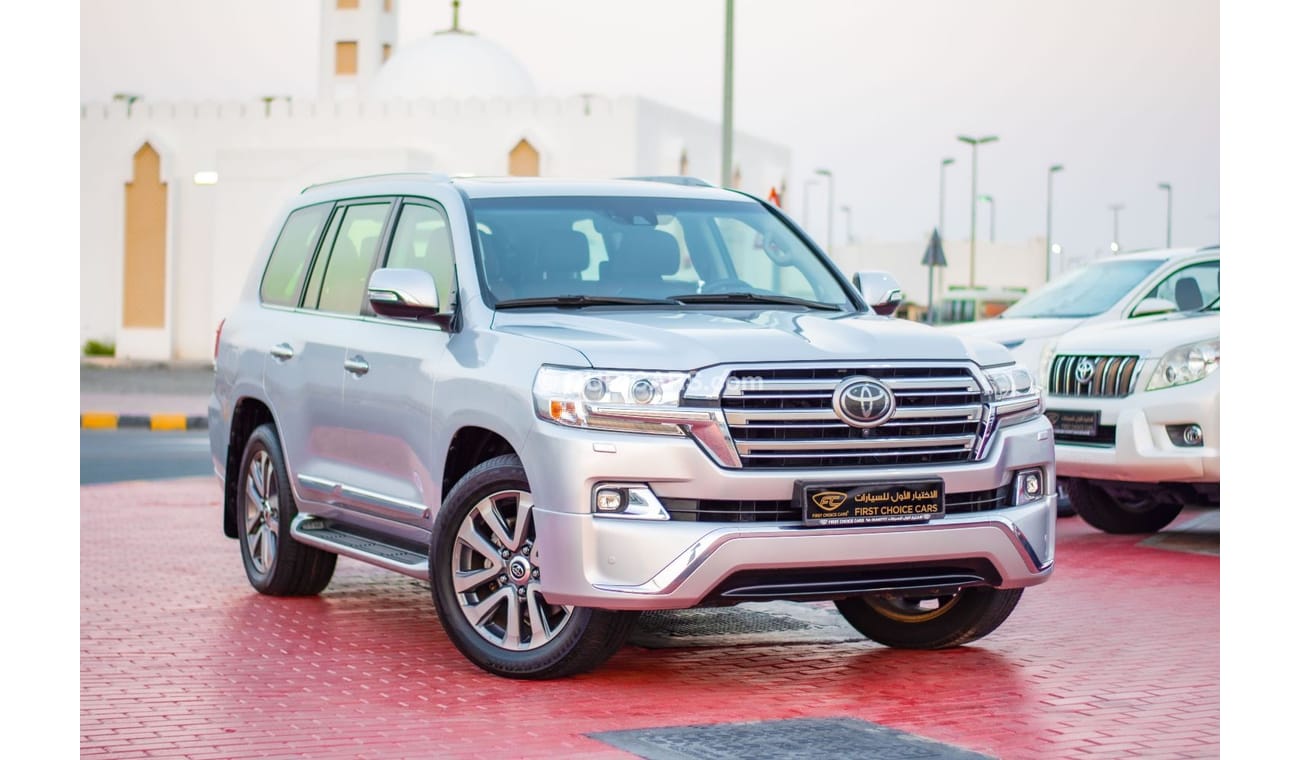 Used 2018 TOYOTA LAND CRUISER VXR 5.7L V8 4WD 7SEATER GCC