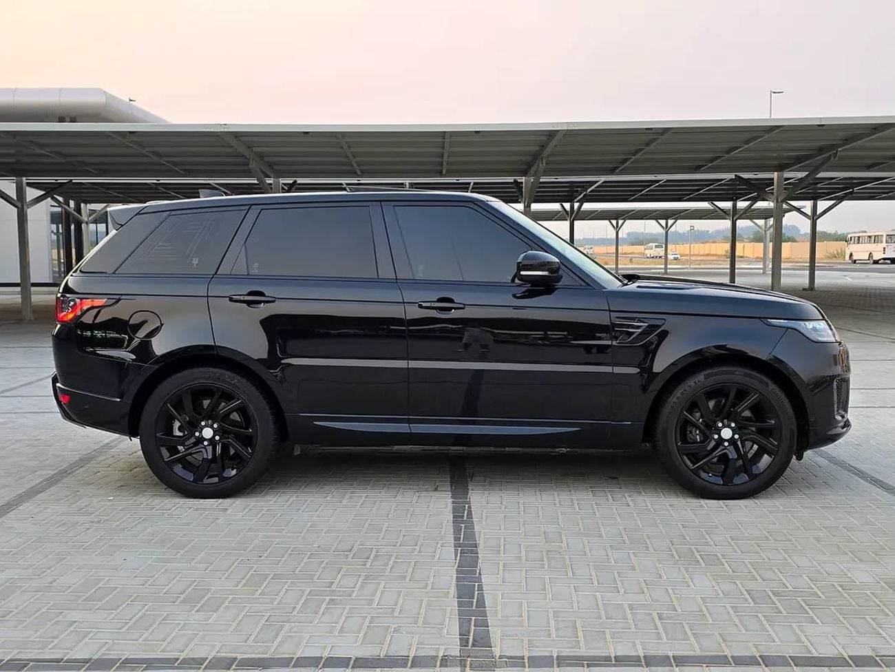 Land Rover Range Rover Sport Pristine HSE | GCC Specs | Low Mileage