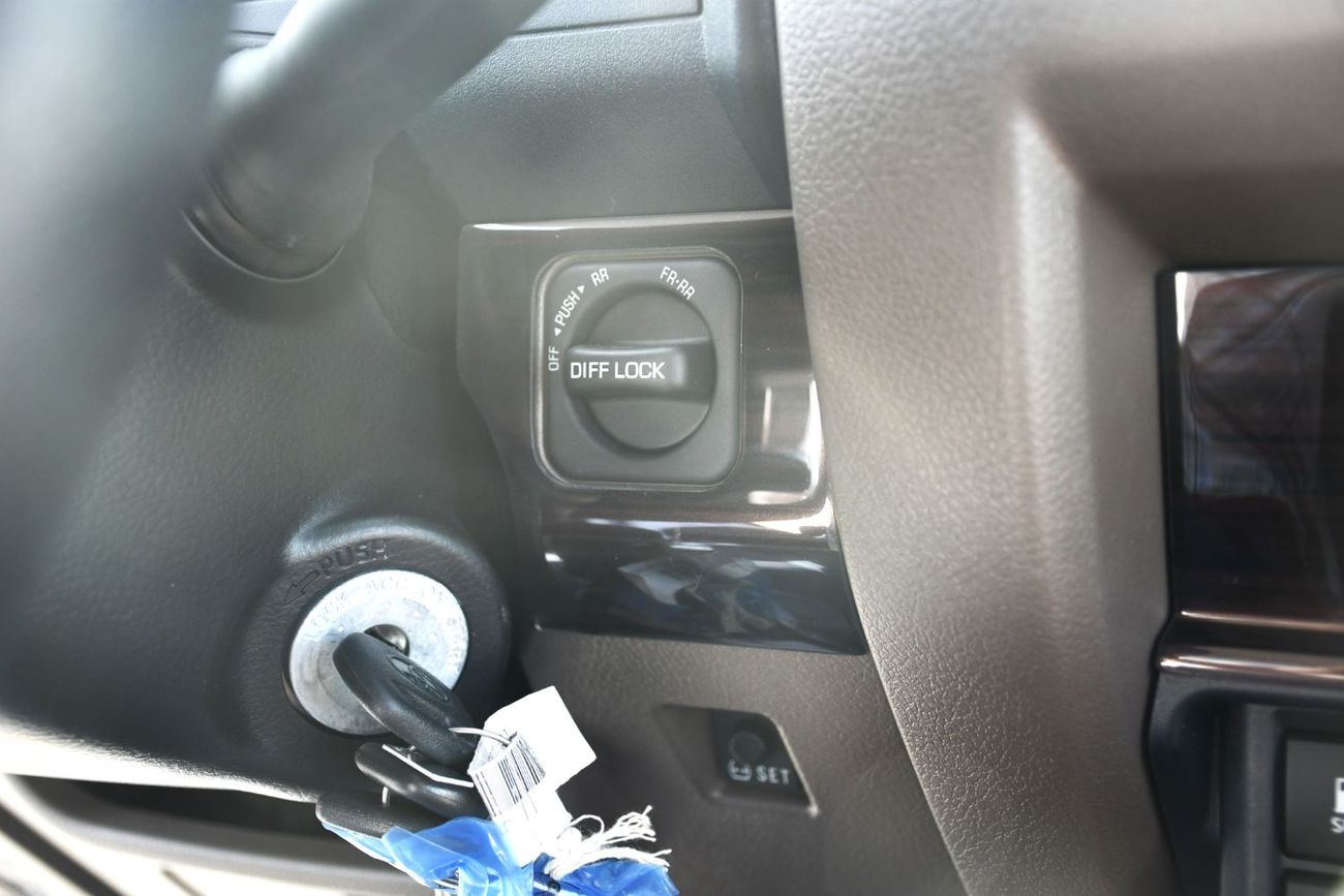 Toyota Land Cruiser Pick Up 79 series 4.0L Automatic with Diff lock