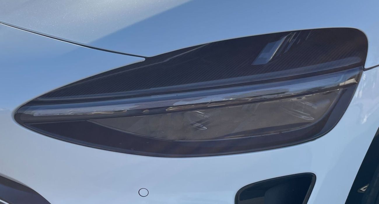 شاومى YU7 Max- 690 HP (681 bhp or 508 kW). range of up to 760 km