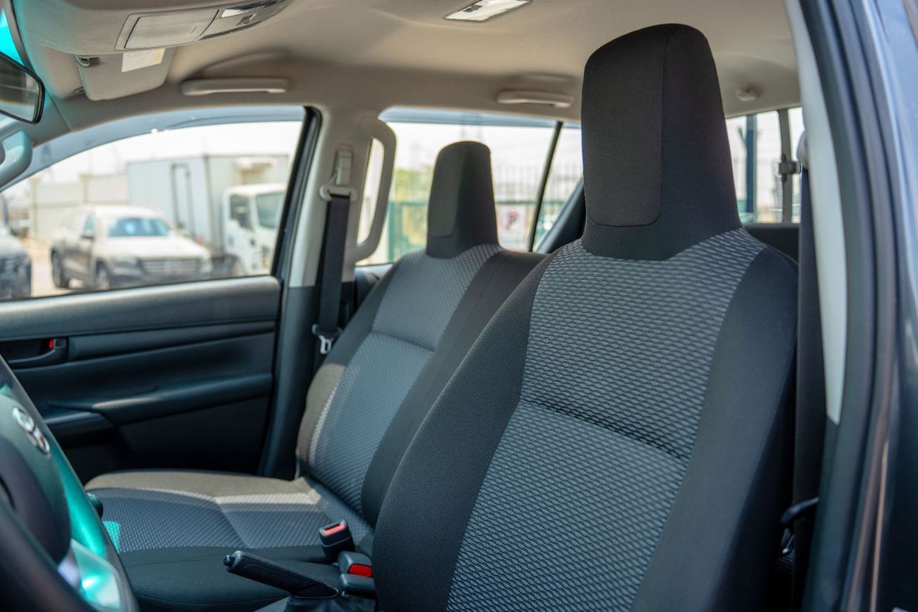 تويوتا هيلوكس Toyota Hilux 2025 2.4L Diesel 4WD Double Cab Manual