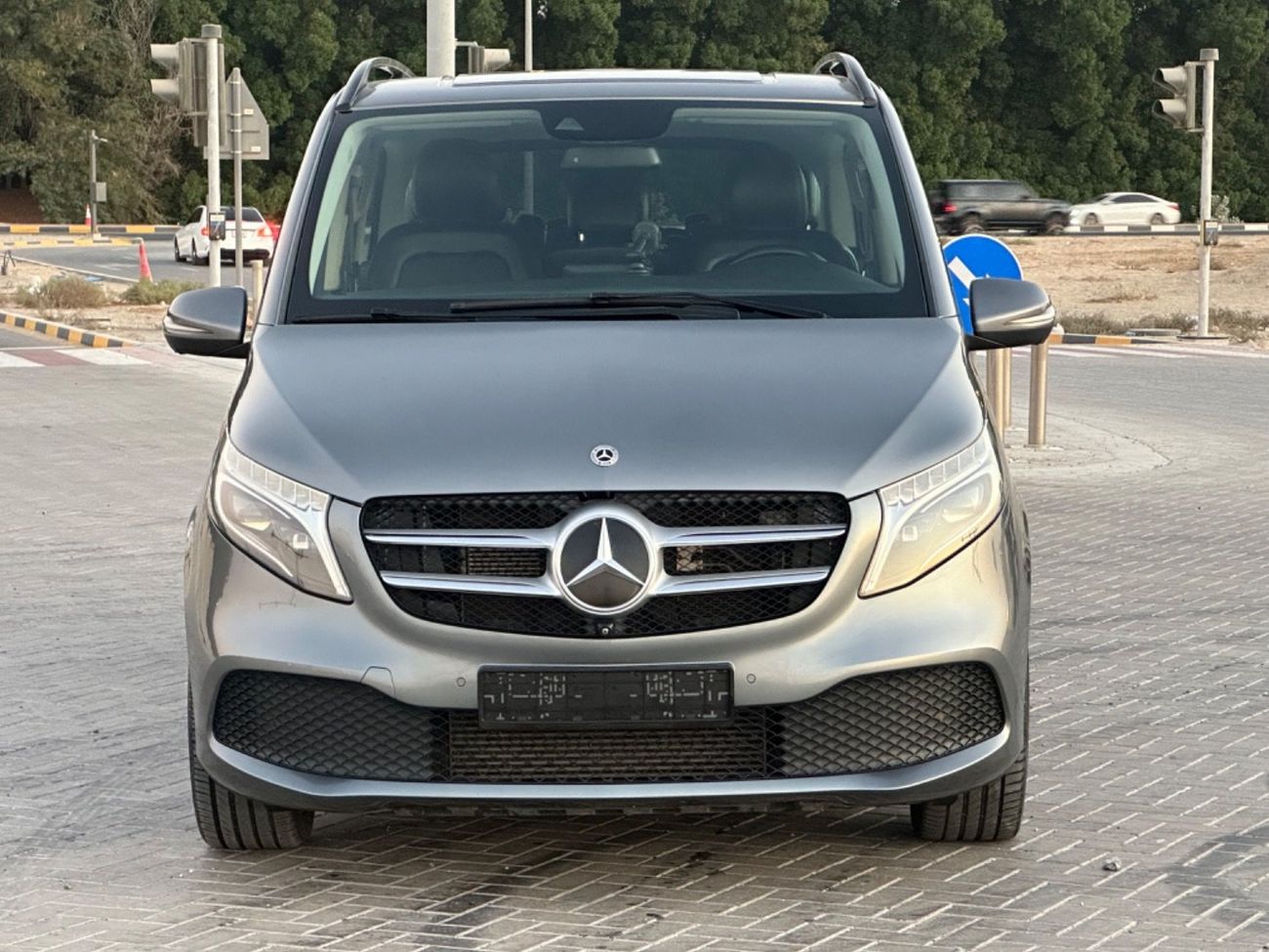 Mercedes-Benz V 250 Std 2.1L MODEL 2020 GCC CAR PERFECT CONDITION INSIDE AND OUTSIDEE