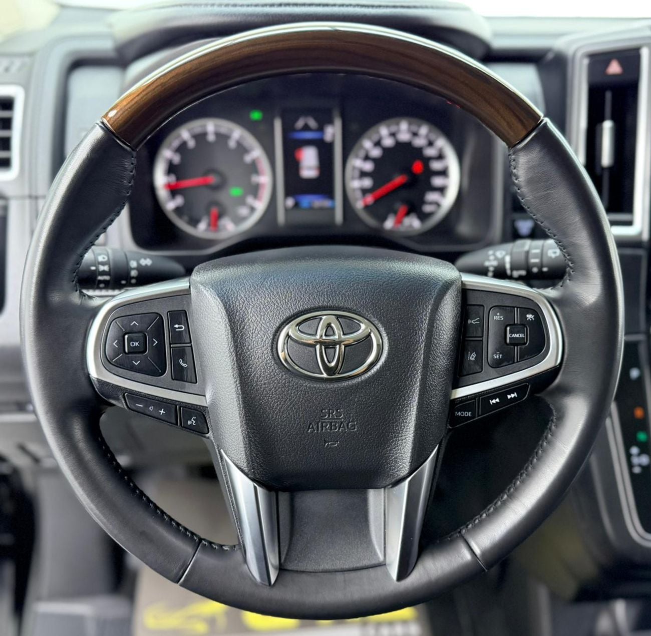 Toyota Granvia 2023 Toyota Granvia Premium, 2026 Toyota Warranty, Full Toyota Service History, Fully Loaded, GCC