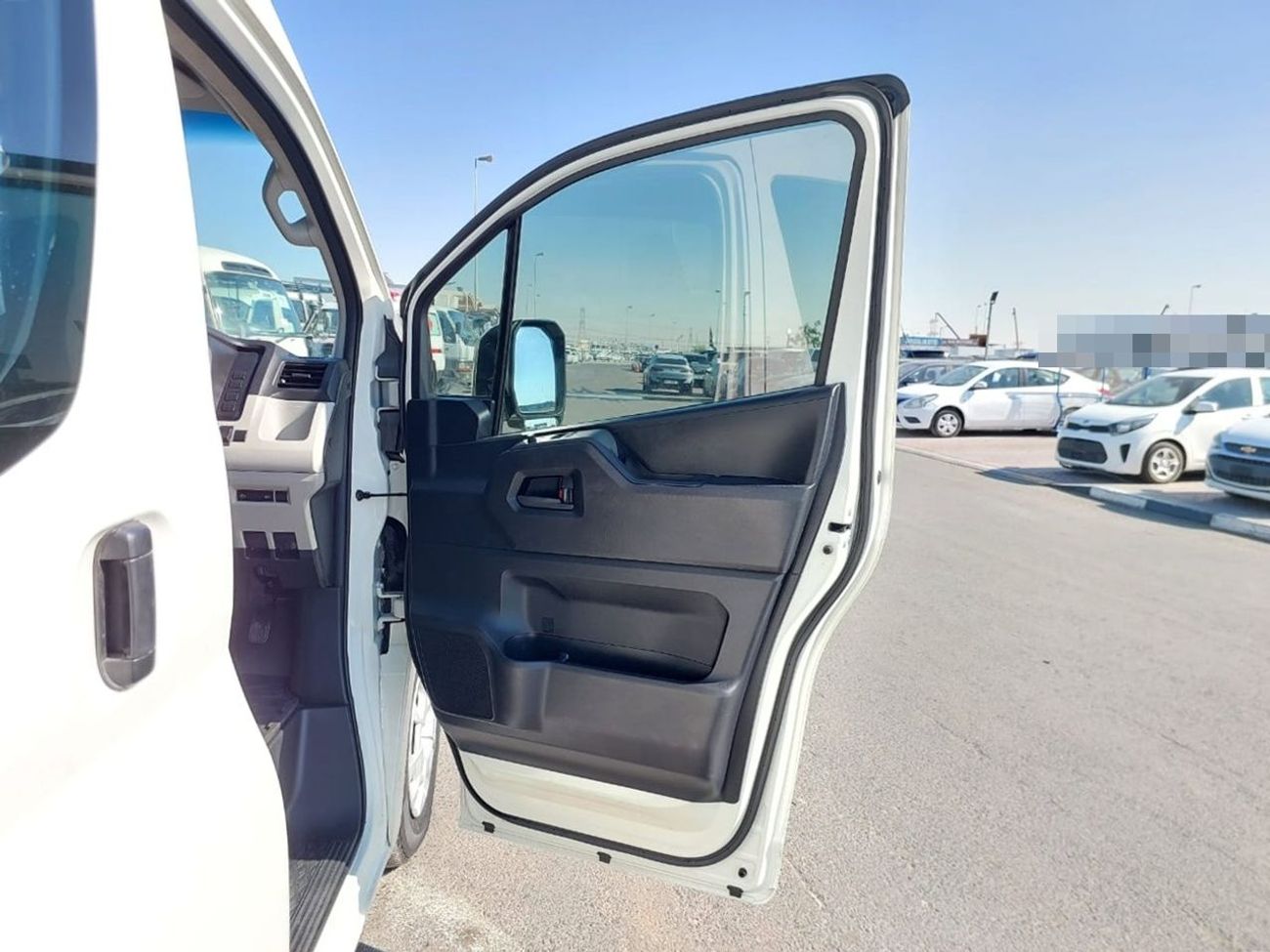 Toyota Hiace TOYOTA HIACE COMMUTER VAN RHD 2024 MODEL 2.8 L DIESEL AUTOMATIC(PM22807)