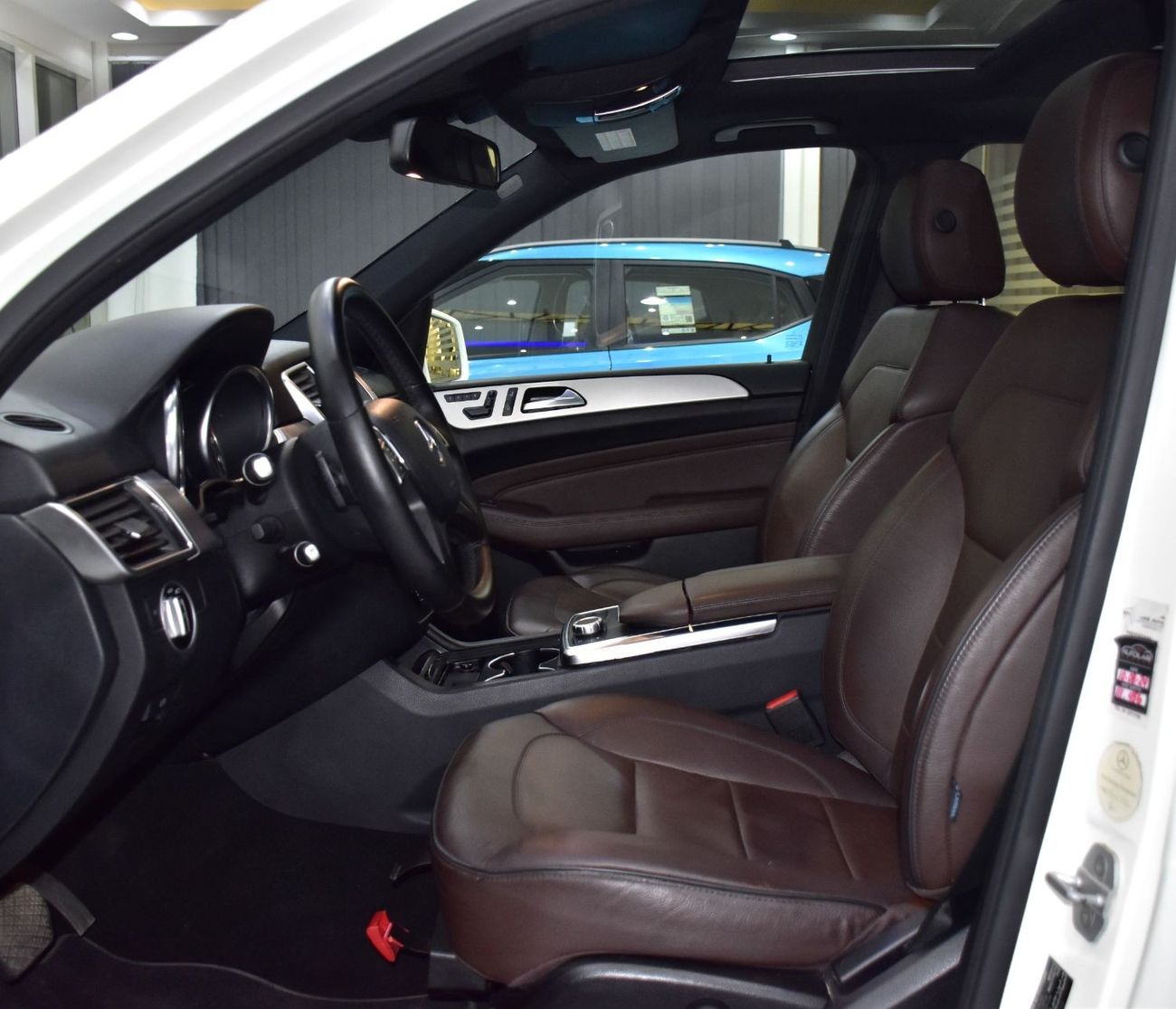 Mercedes-Benz ML 500 EXCELLENT DEAL for our Mercedes Benz ML500 4Matic ( 2013 Model ) in White Color GCC Specs