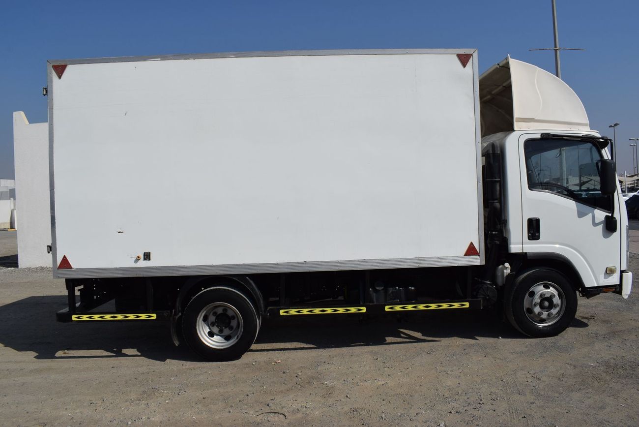 إيسوزو NPR Isuzu Npr Pick up with Box, model:2021. Excellent condition