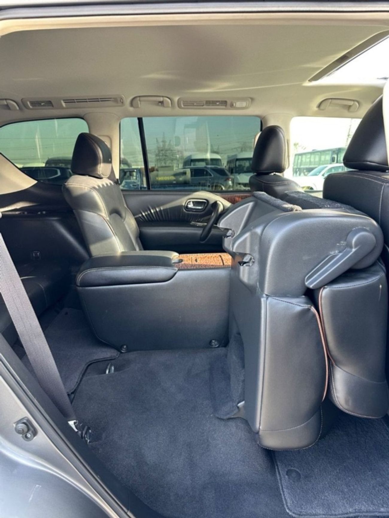 Nissan Armada Platinum