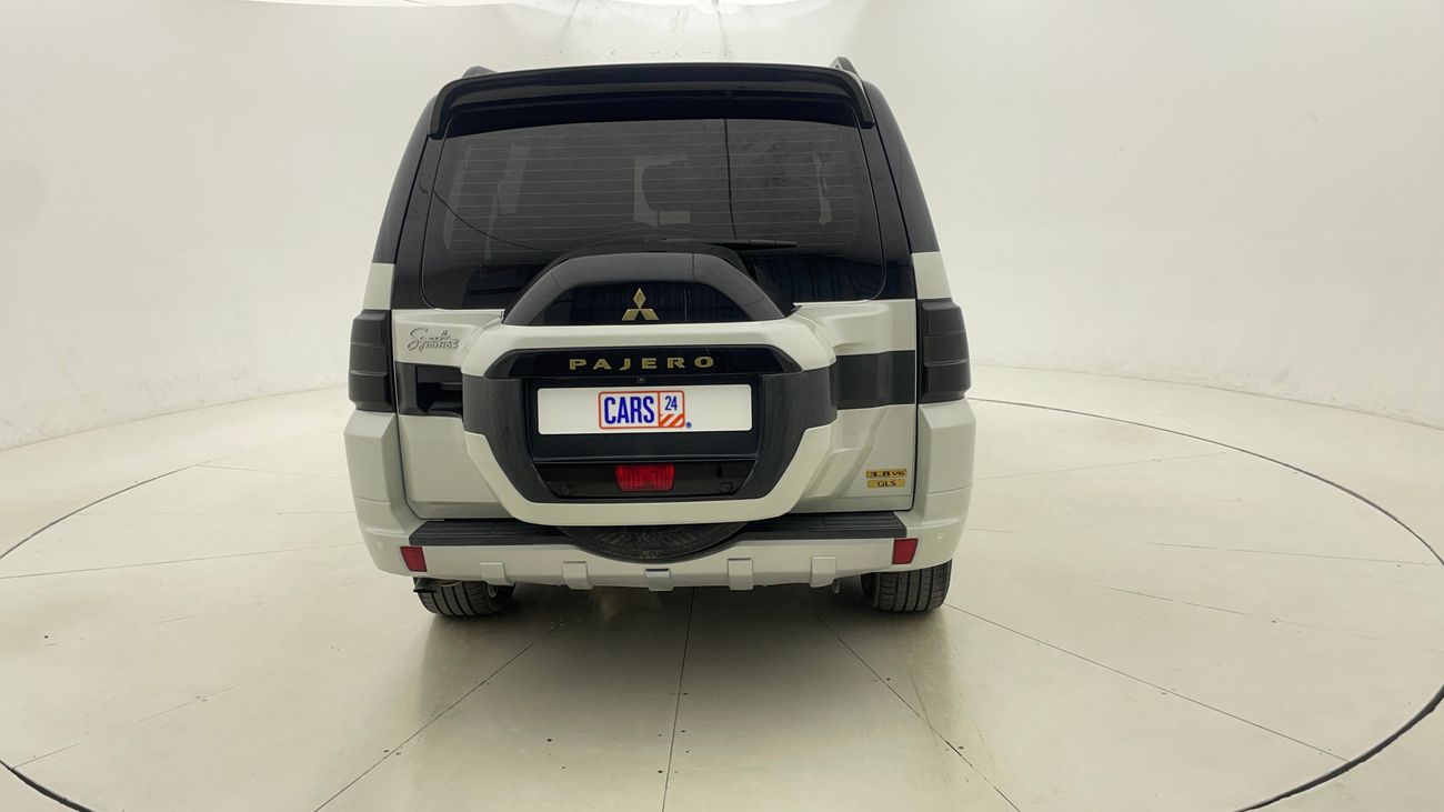 ميتسوبيشي باجيرو GLS H/L , SIGNATURE EDITION 3.8 | بدون دفعة مقدمة | اختبار القيادة في المنزل